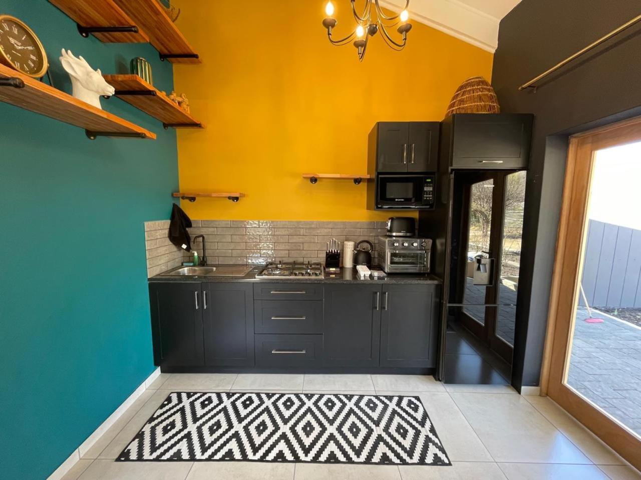 Periwinkle, Grove ,Acorn & Sage Cottages Clarens Rum bild