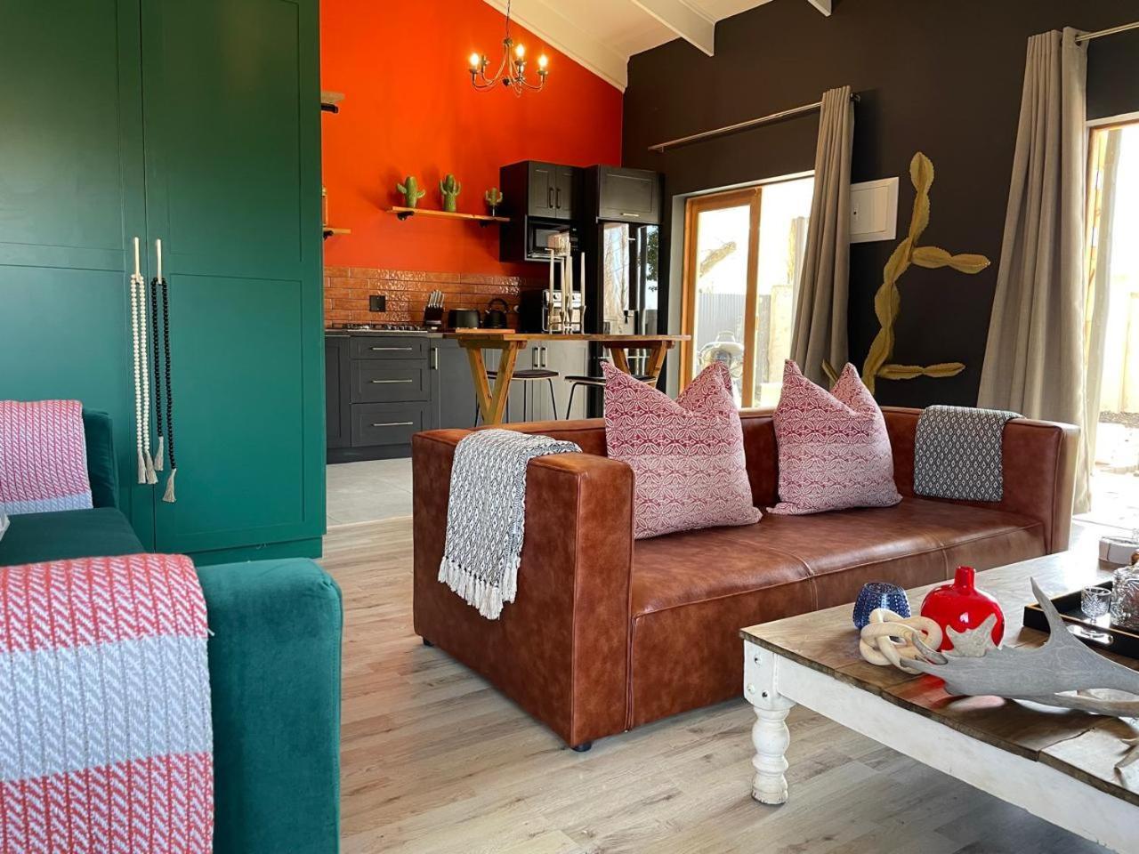 Periwinkle, Grove ,Acorn & Sage Cottages Clarens Rum bild