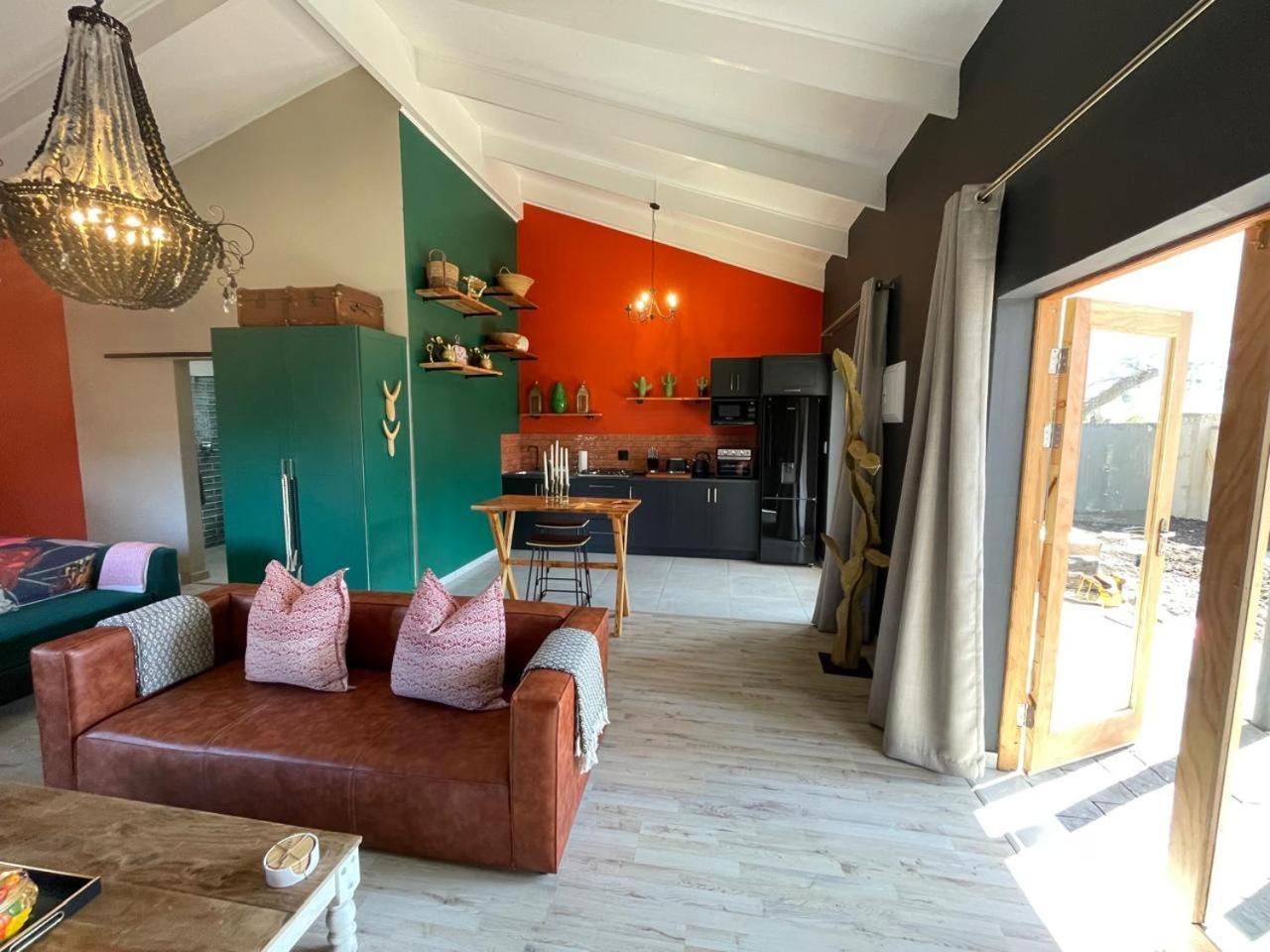 Periwinkle, Grove ,Acorn & Sage Cottages Clarens Rum bild